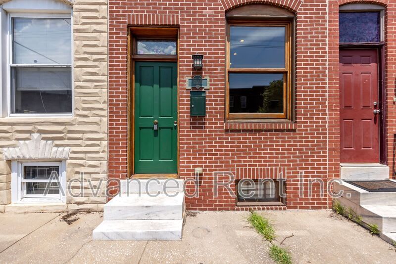 2802 E Fairmount Ave – photo 2