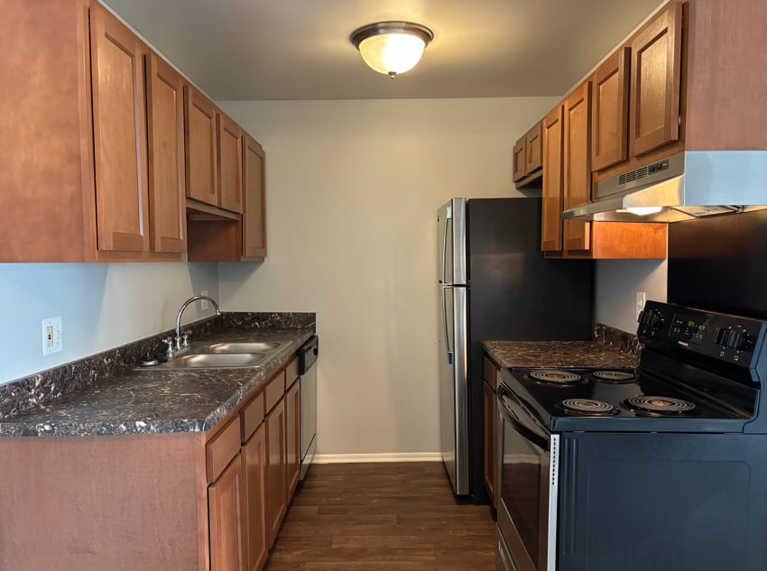 Embassy West Apartments – photo 3