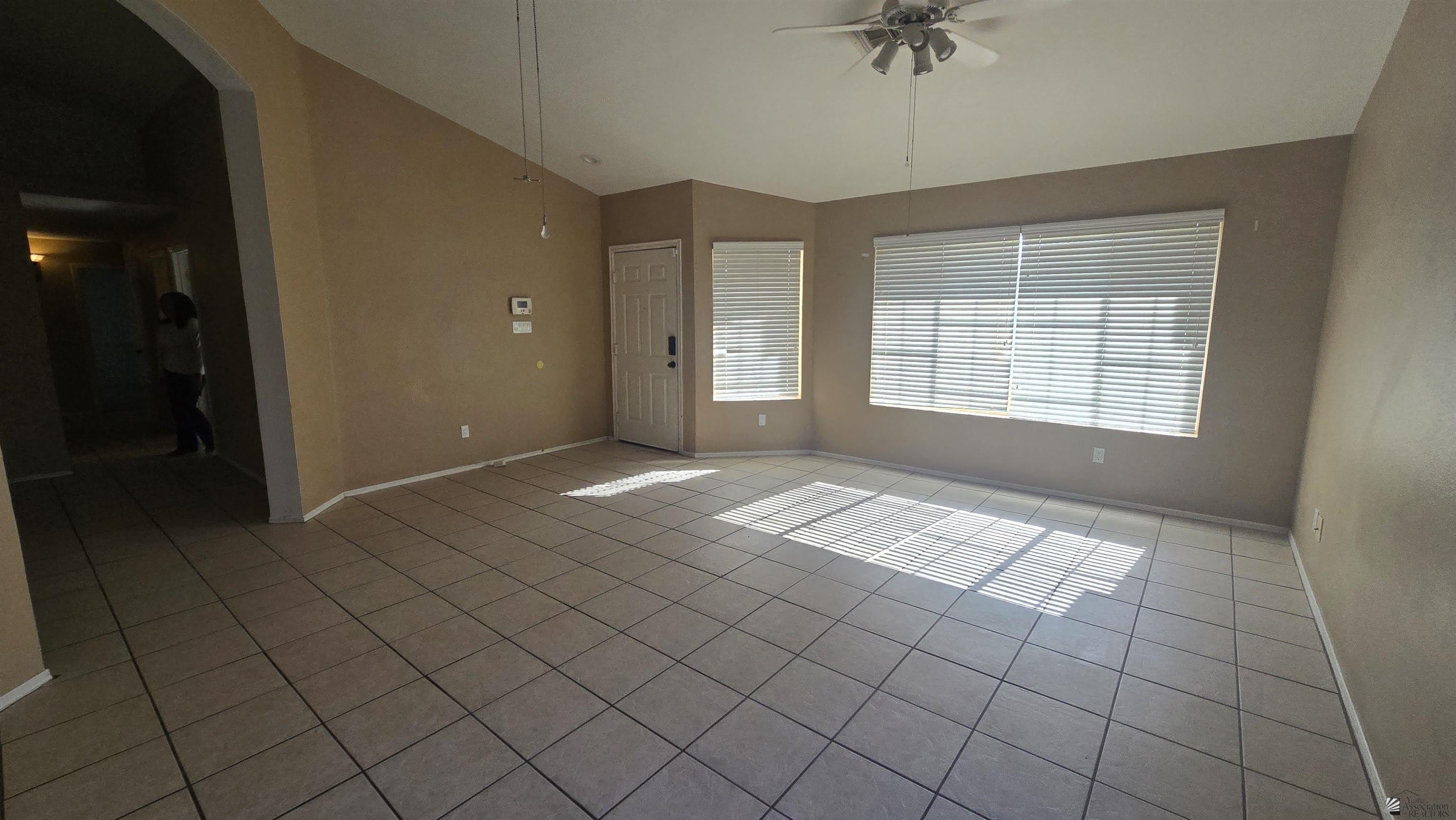 1541 S 34 Ave – photo 4