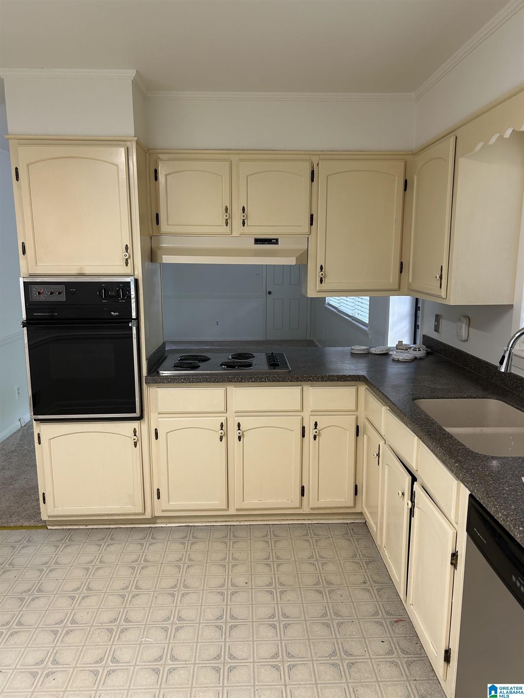 531 TINKER STREET – photo 3