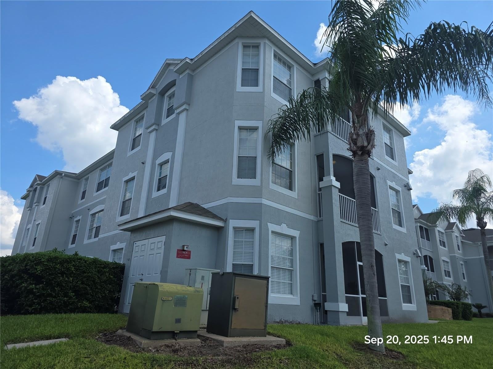 2307 SILVER PALM DR – photo 4