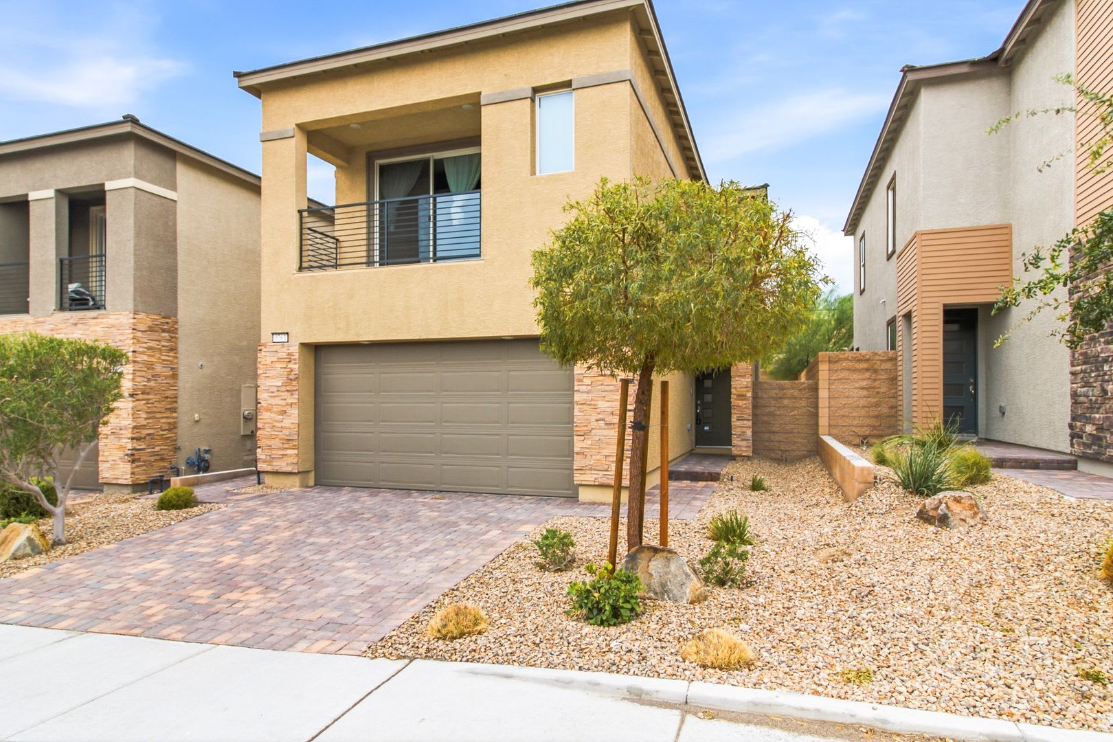 Beautiful 3-Bedroom Home in Desirable Skye Canyon – photo 3