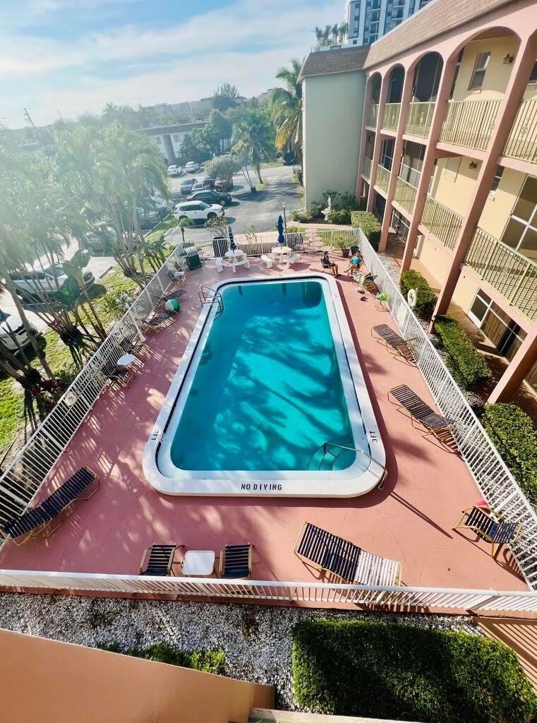 100 SE 6th Avenue – photo 2