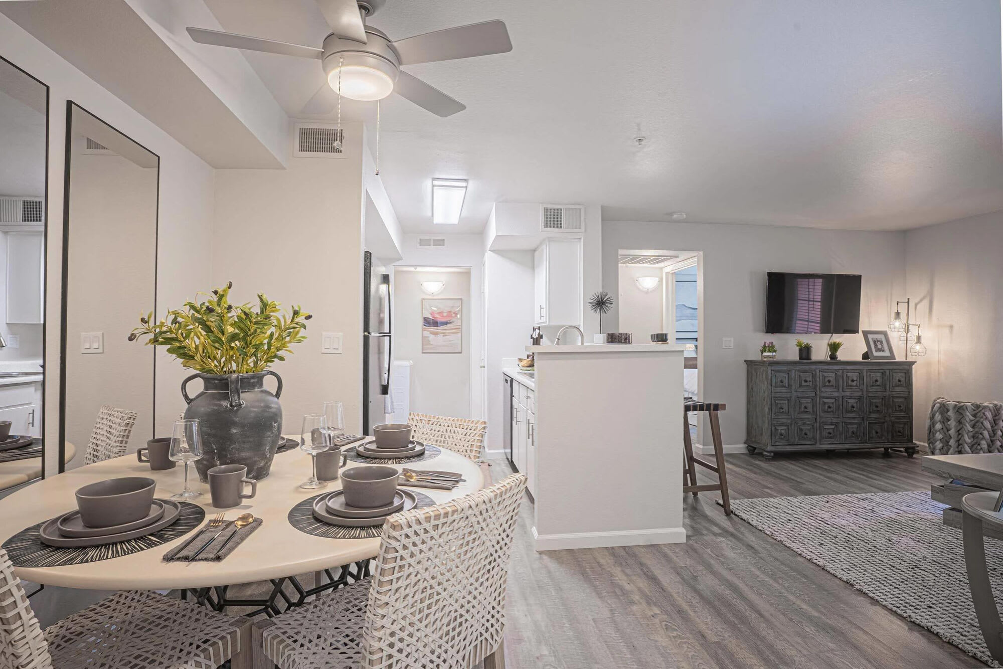 Austin Crest – photo 1