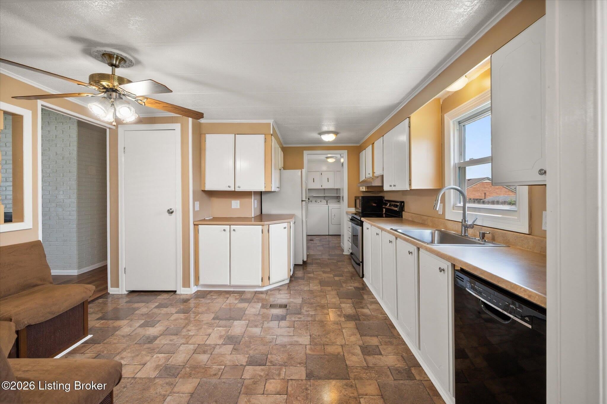 6027 Highliner Dr – photo 5