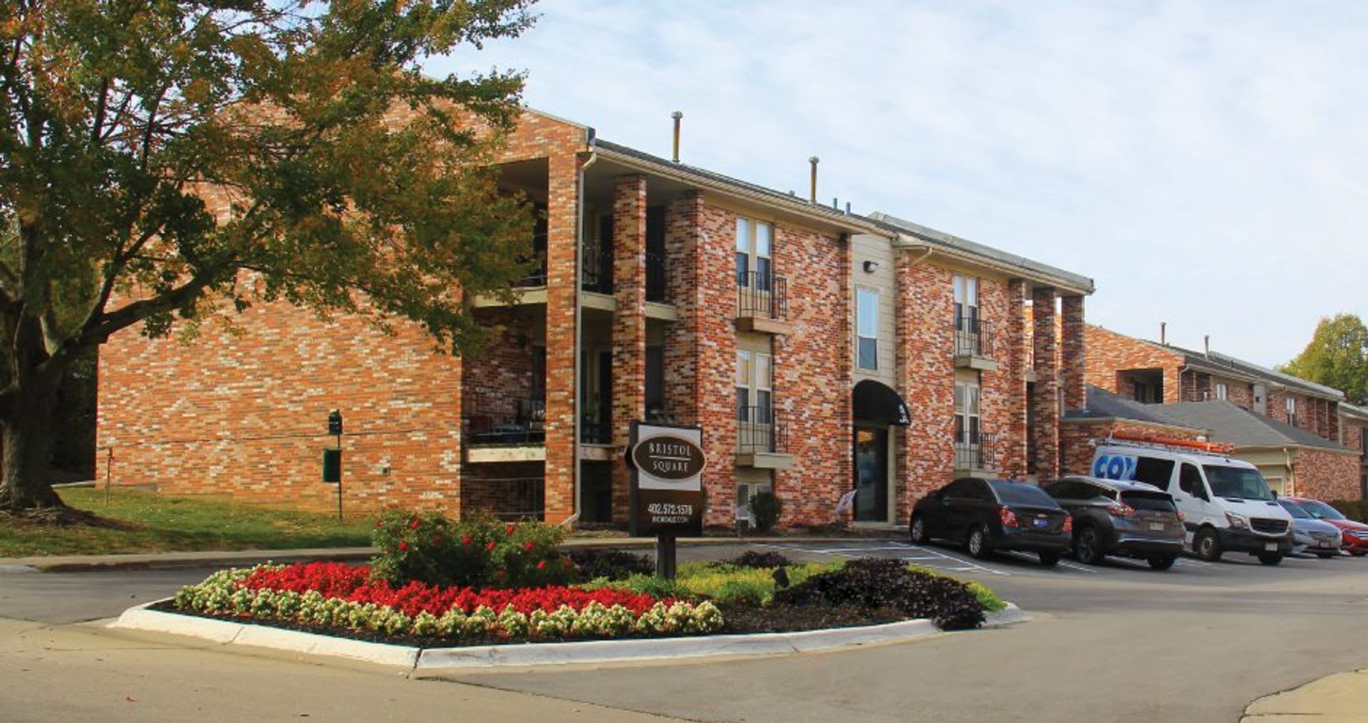 Bristol Square Apartments – photo 3