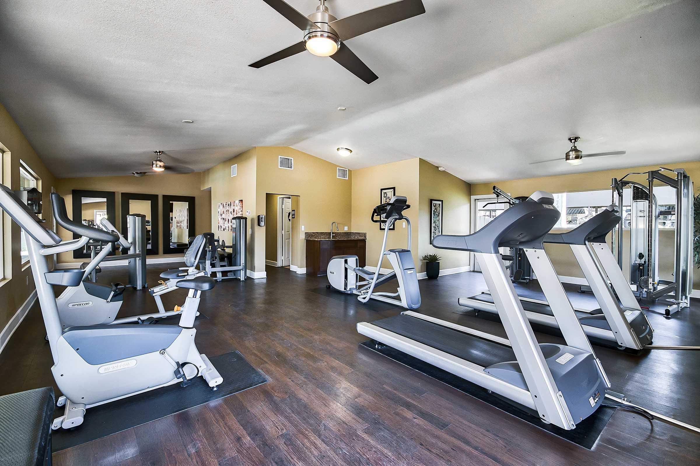 Pinewood Apartments – photo 2