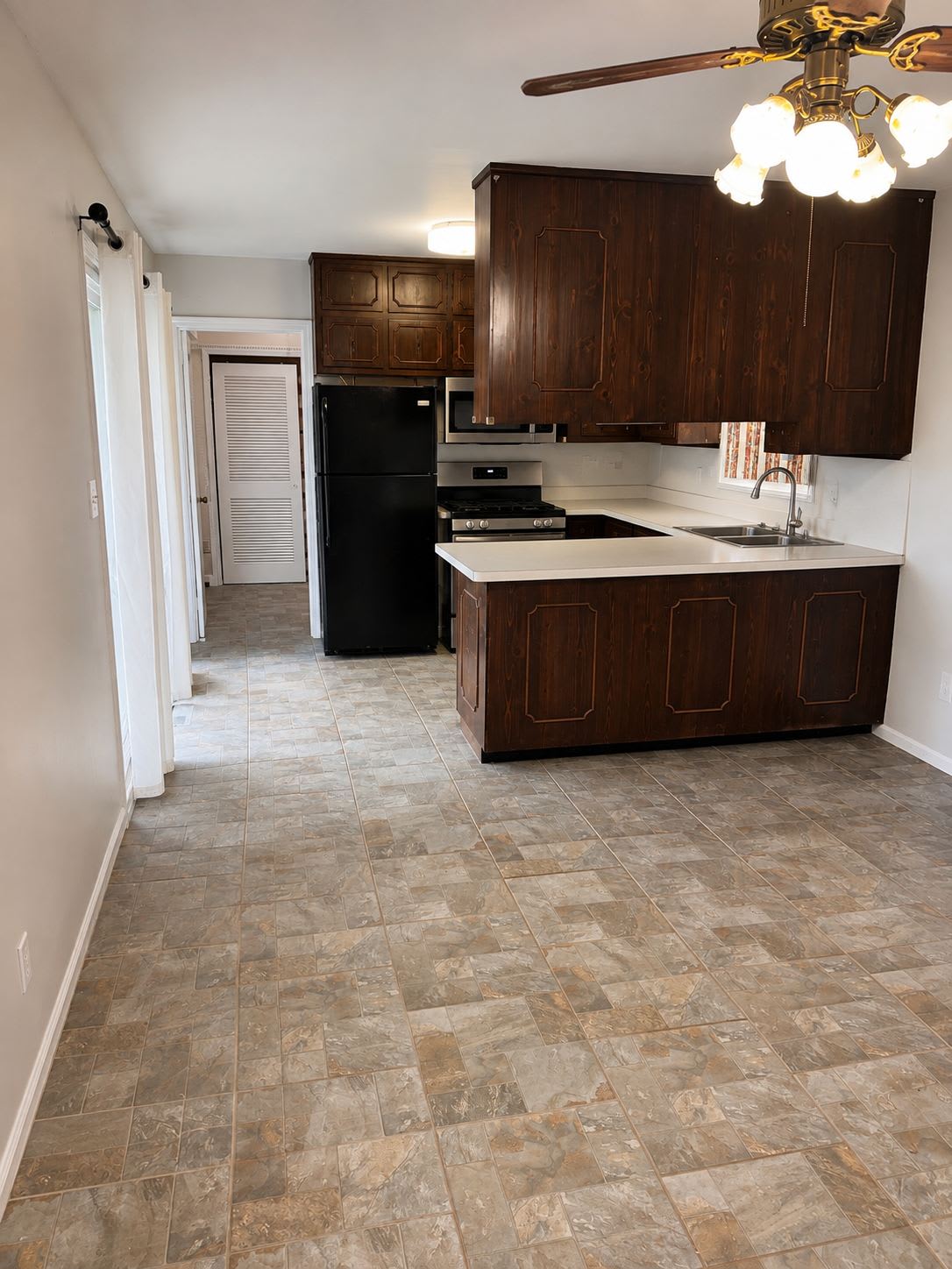 8 Hillside Dr – photo 3