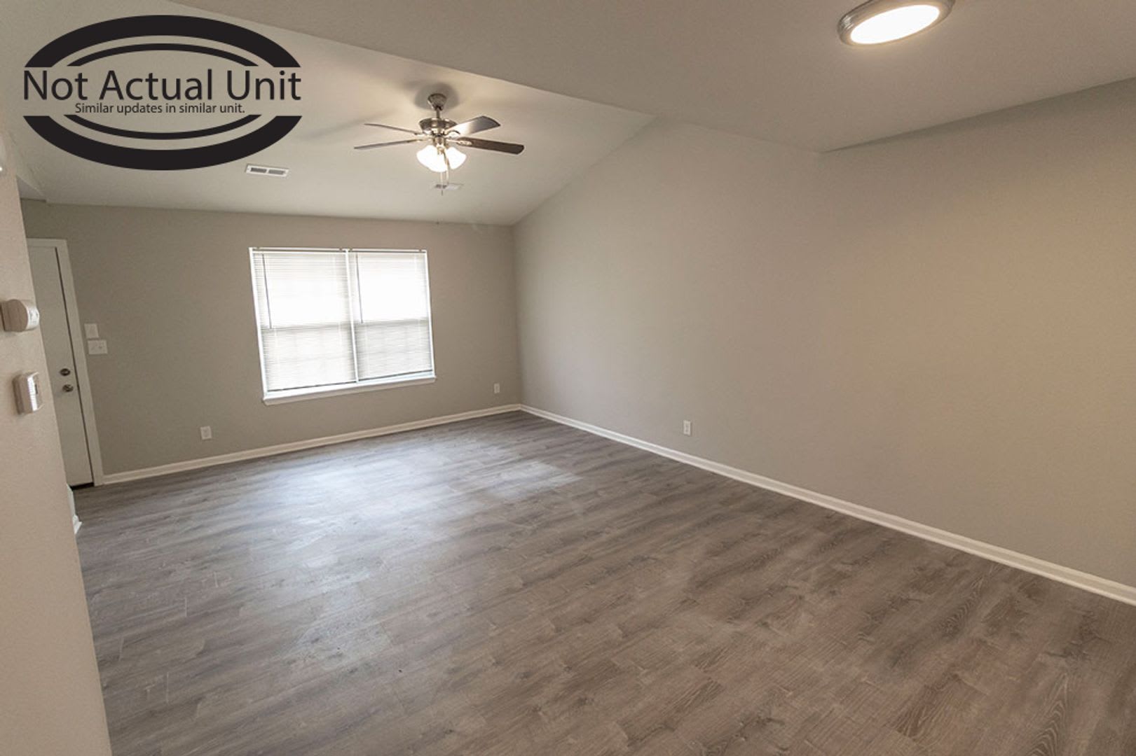 3 Bedroom Duplex! – photo 5