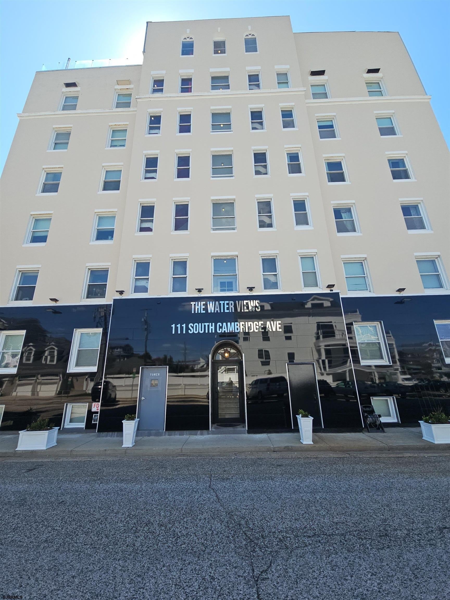 111 S Cambridge Ave – photo 1