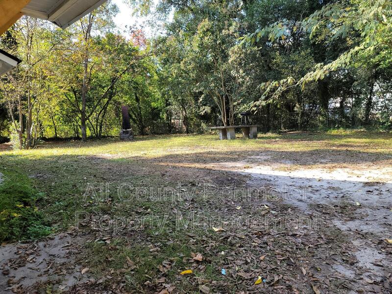 896 Dorothy St – photo 2