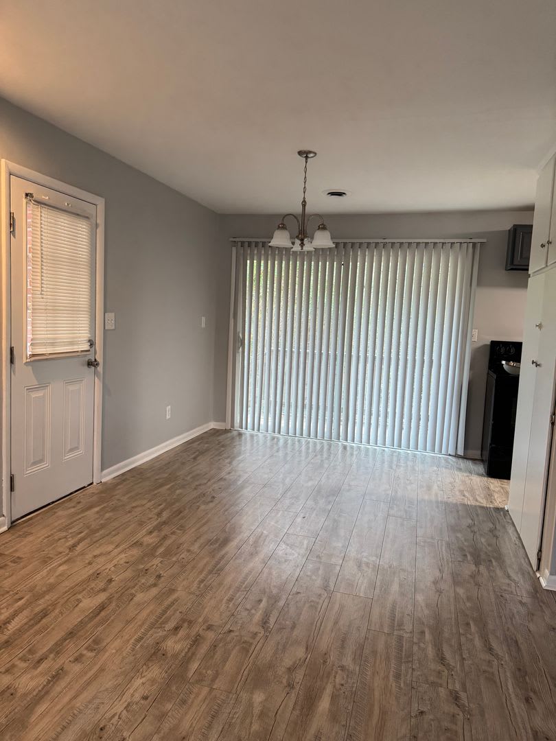 Completely Updated 3 Bed and 1 Bath – photo 5