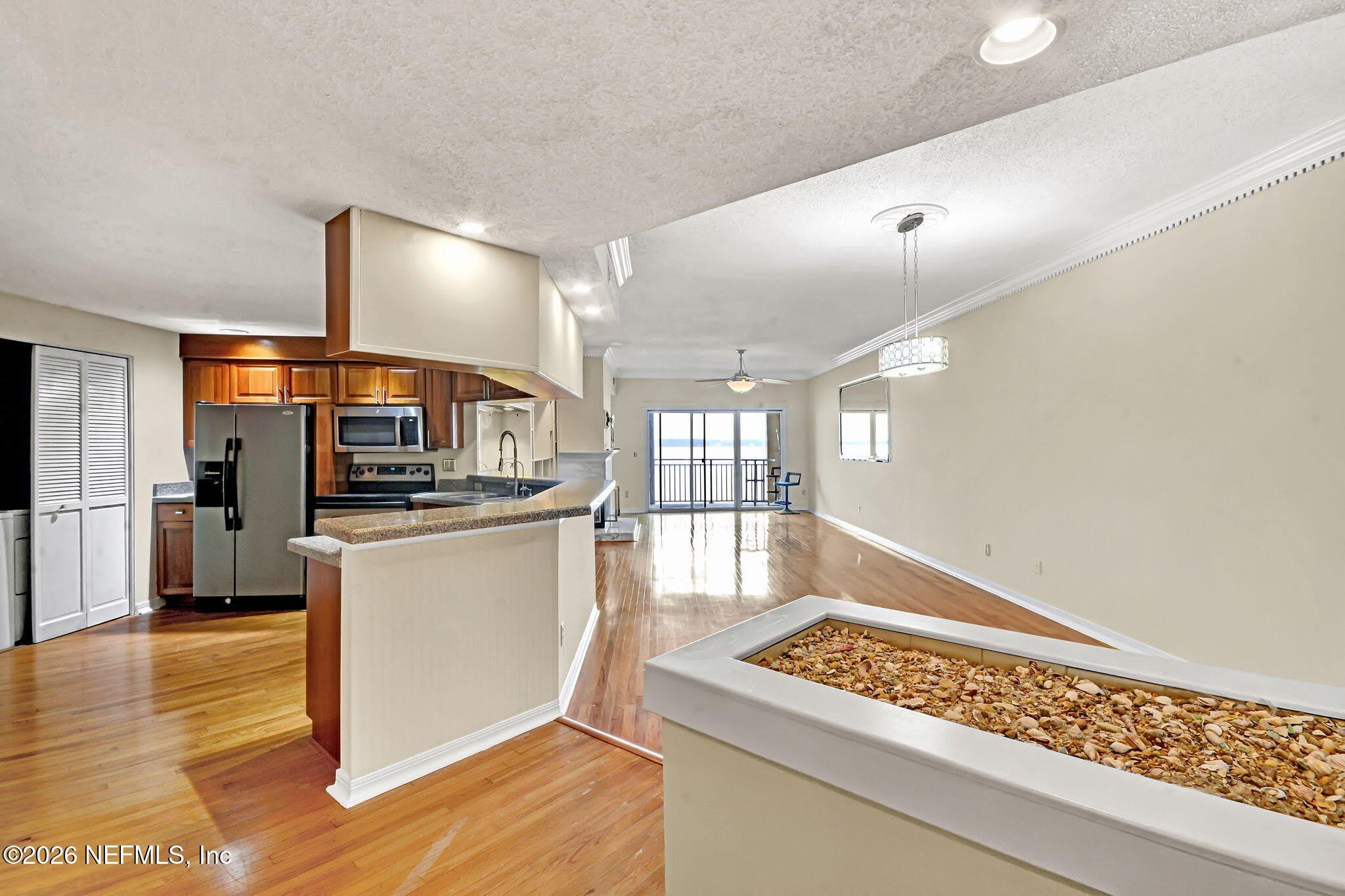2099 Winterbourne – photo 3