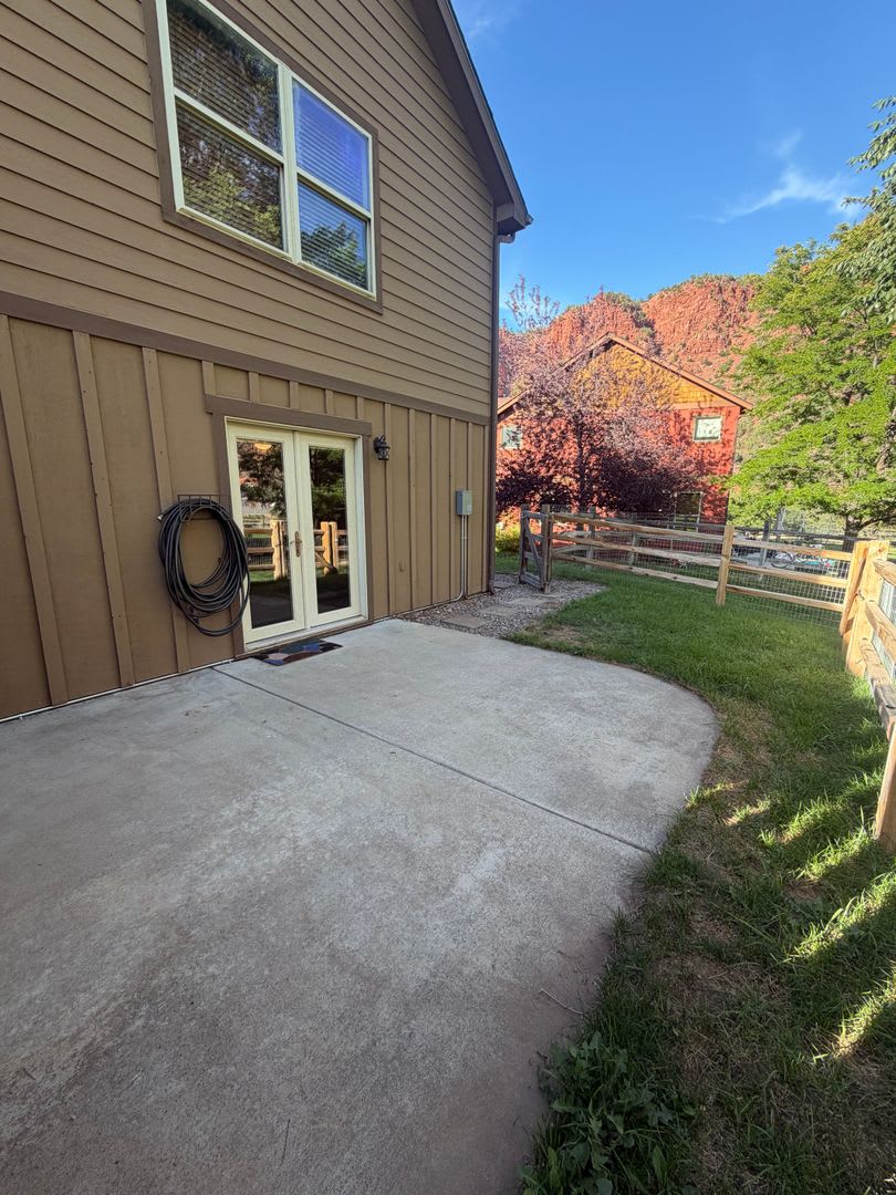 1 Bedroom 1 Bathroom in Park East Glenwood Springs – photo 2