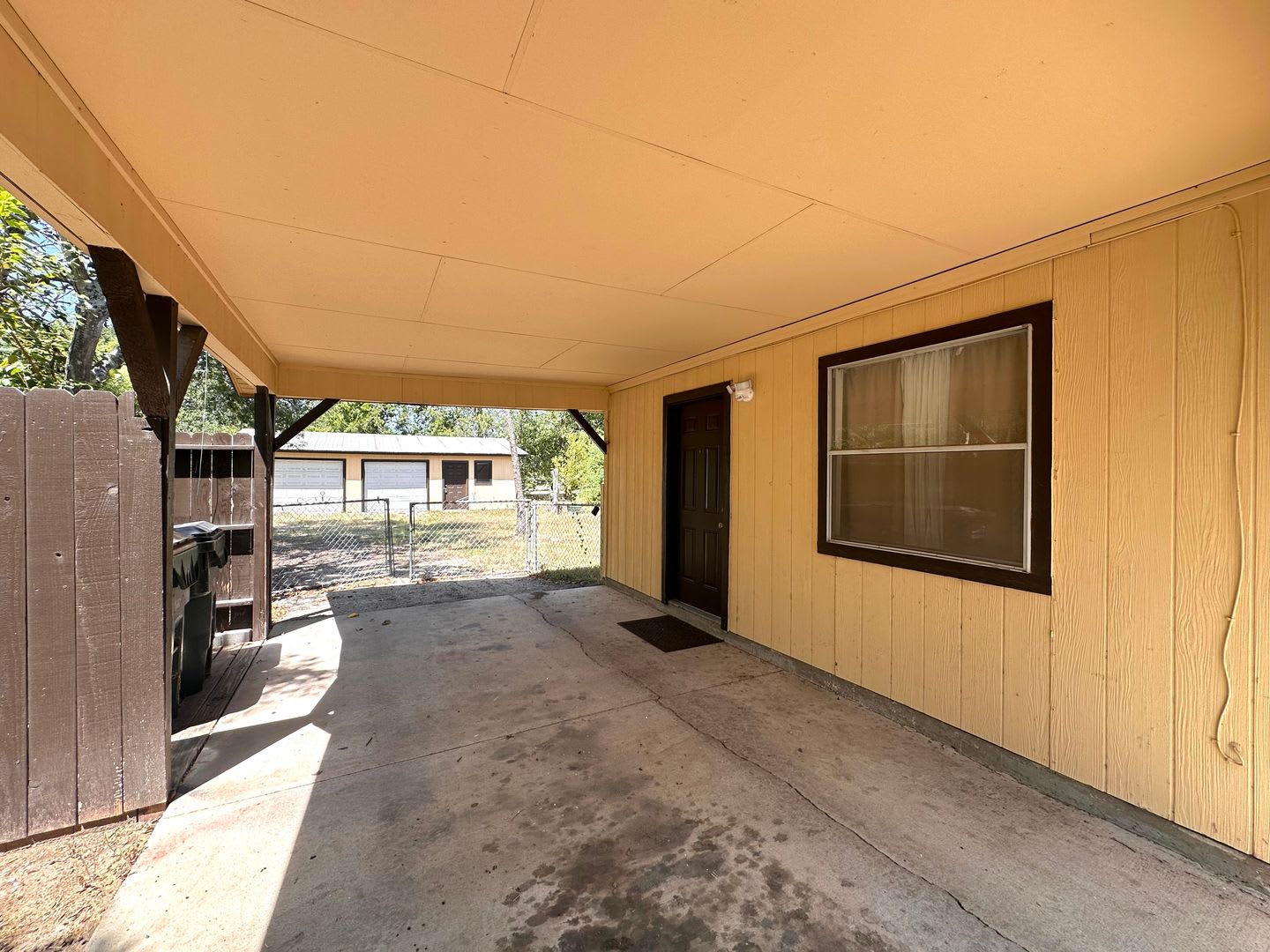 Cabin style 2 Bedroom (can be used as 3) and 2 Bathroom Single Family House for Rent nearby Downtown Buda TX – photo 5
