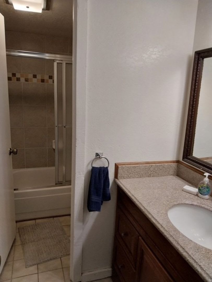 Winter 2026 27 Top Floor End Unit 2 Bed 2 Bath Loft – photo 5