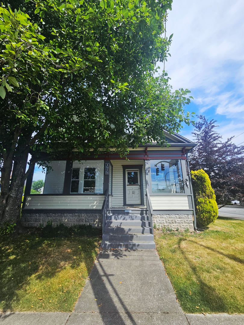 1000 Off 1St Month S Rent Charming 5 Bedroom Home With Updated Kitchen Bath In Fairhaven – photo 1