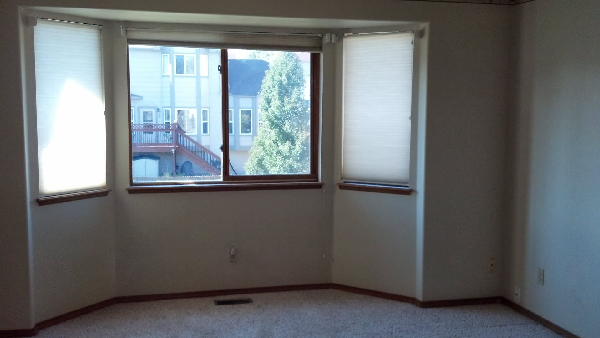 Ranch Style Home w/ Finished Basement – photo 4