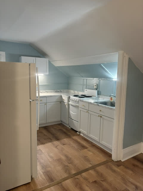 213 Ballard St – photo 3