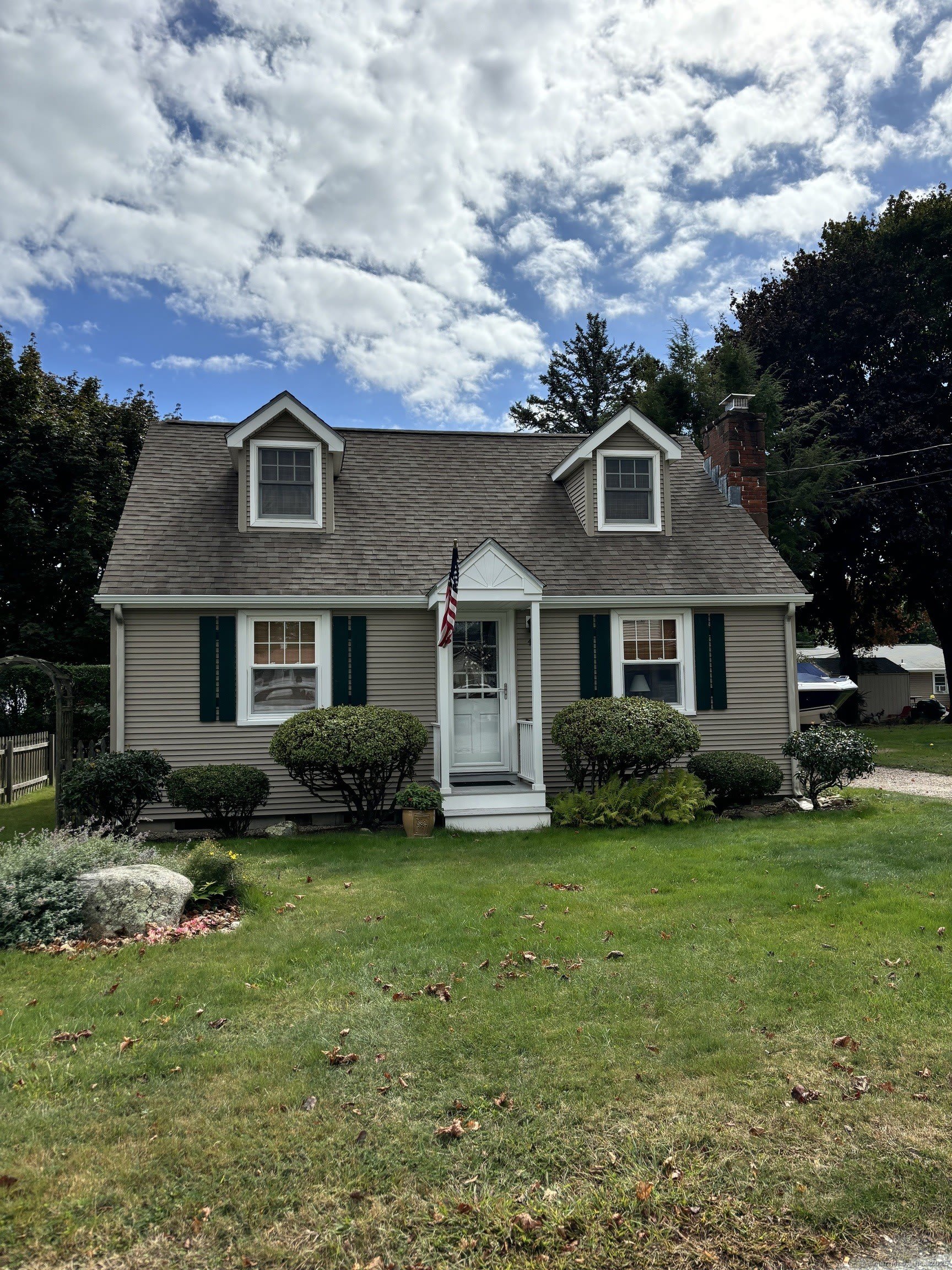 42 Sea Breeze Avenue – photo 1