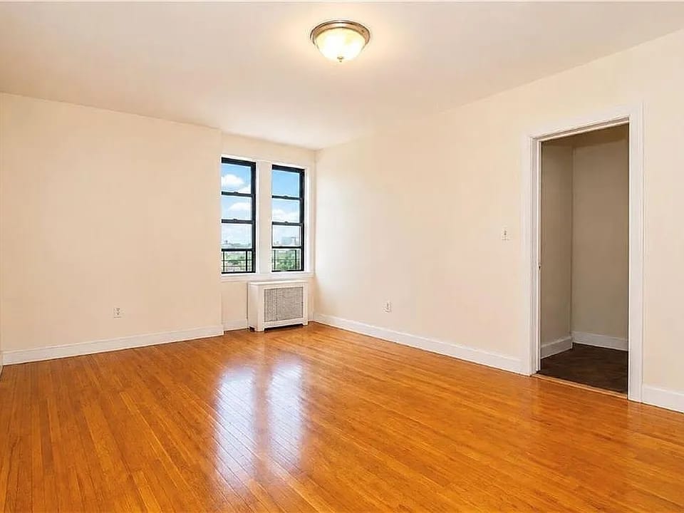 1289 E 19th St – photo 4