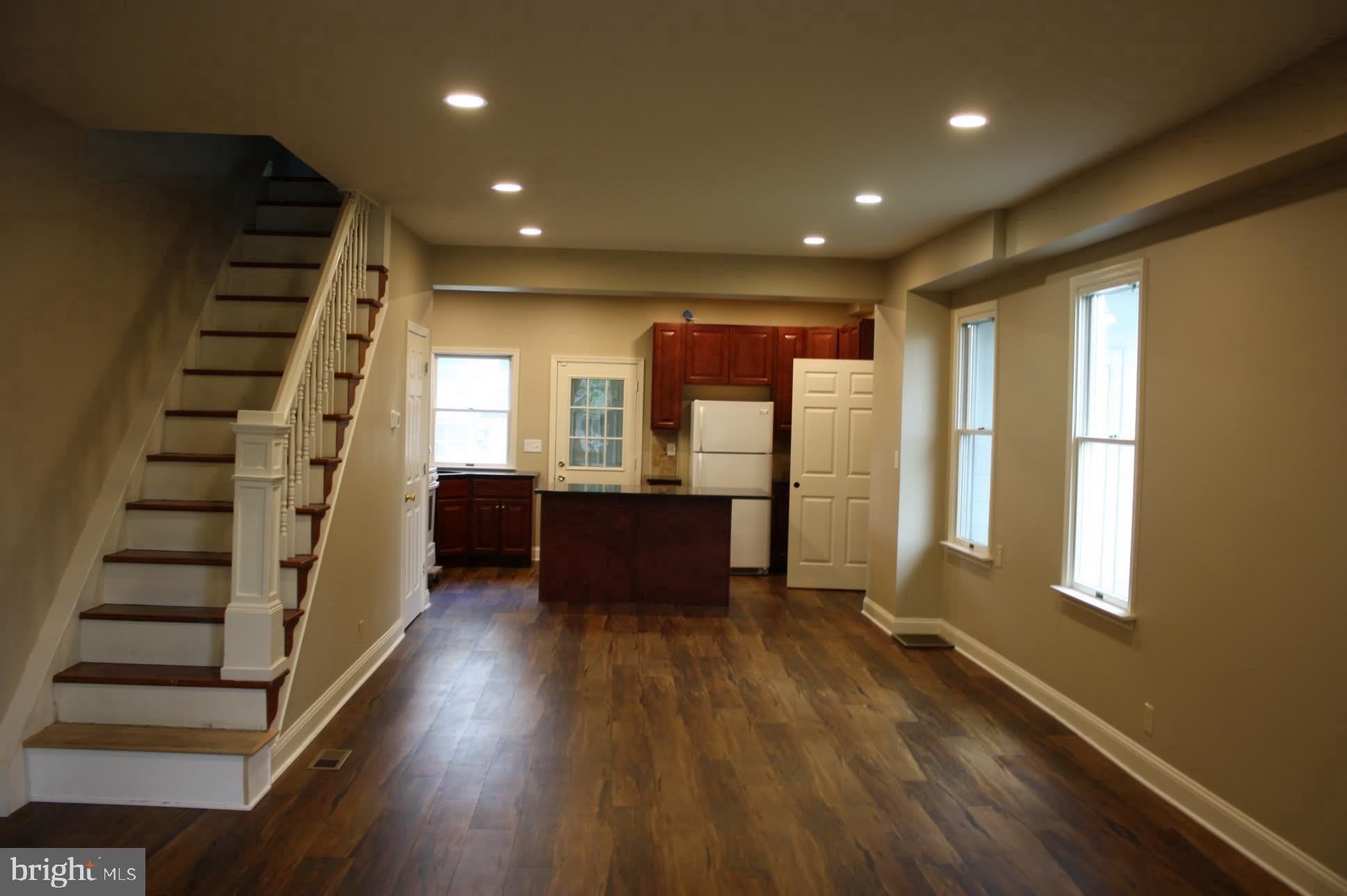 33 S LAFAYETTE Avenue – photo 4