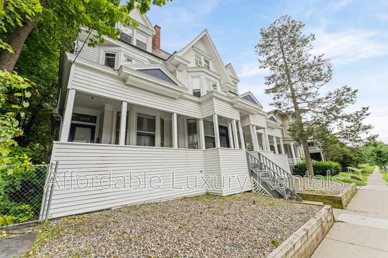102 S Lake Ave – photo 2