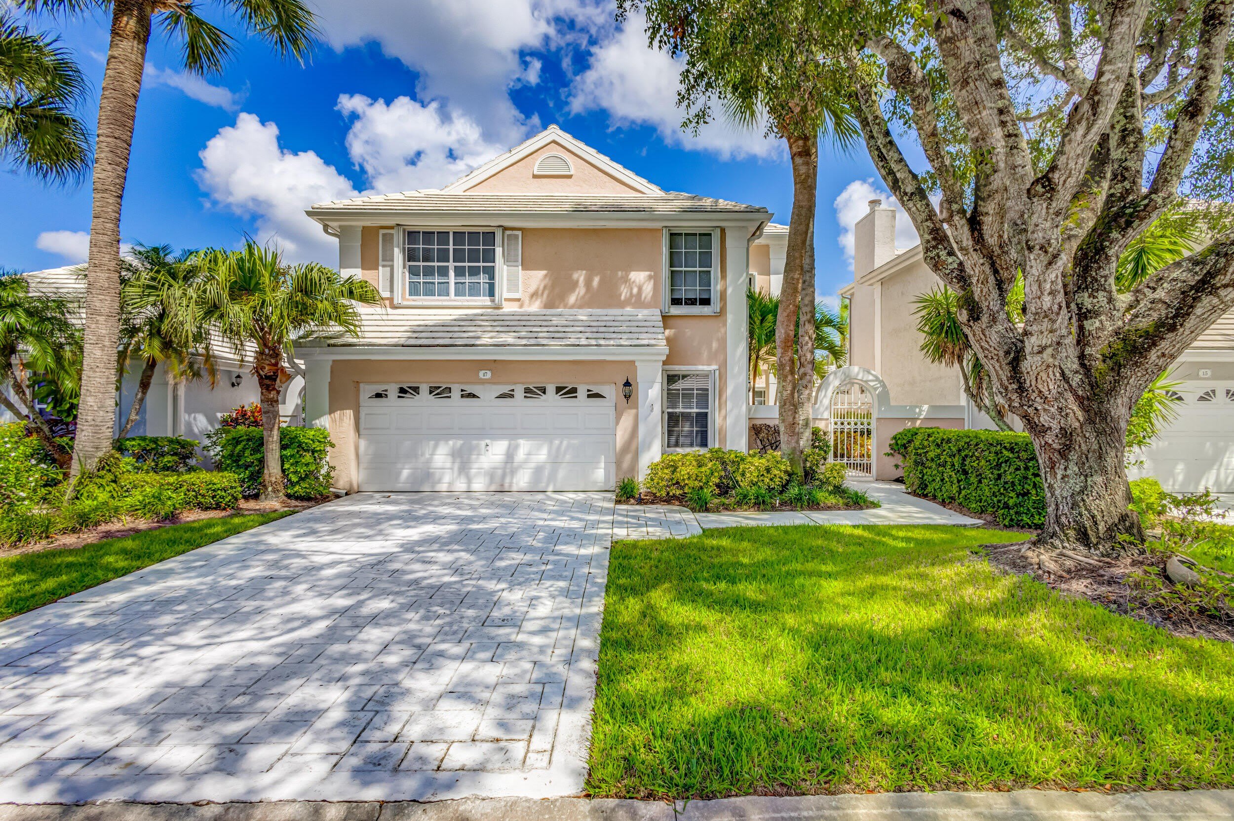 17 Selby Lane – photo 1