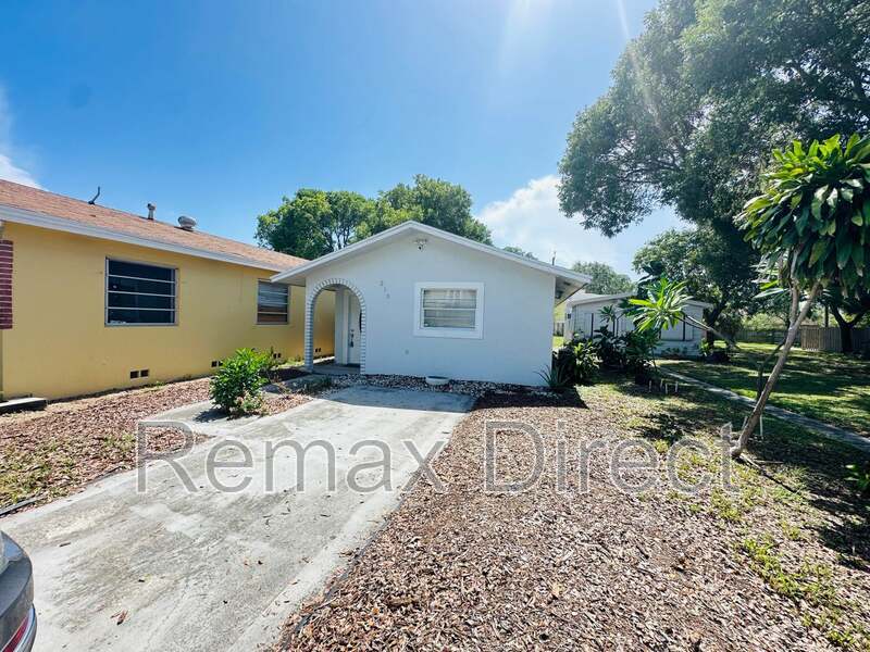 218 NORTH D Street, Lake Worth Beach, FL 33460 – photo 4