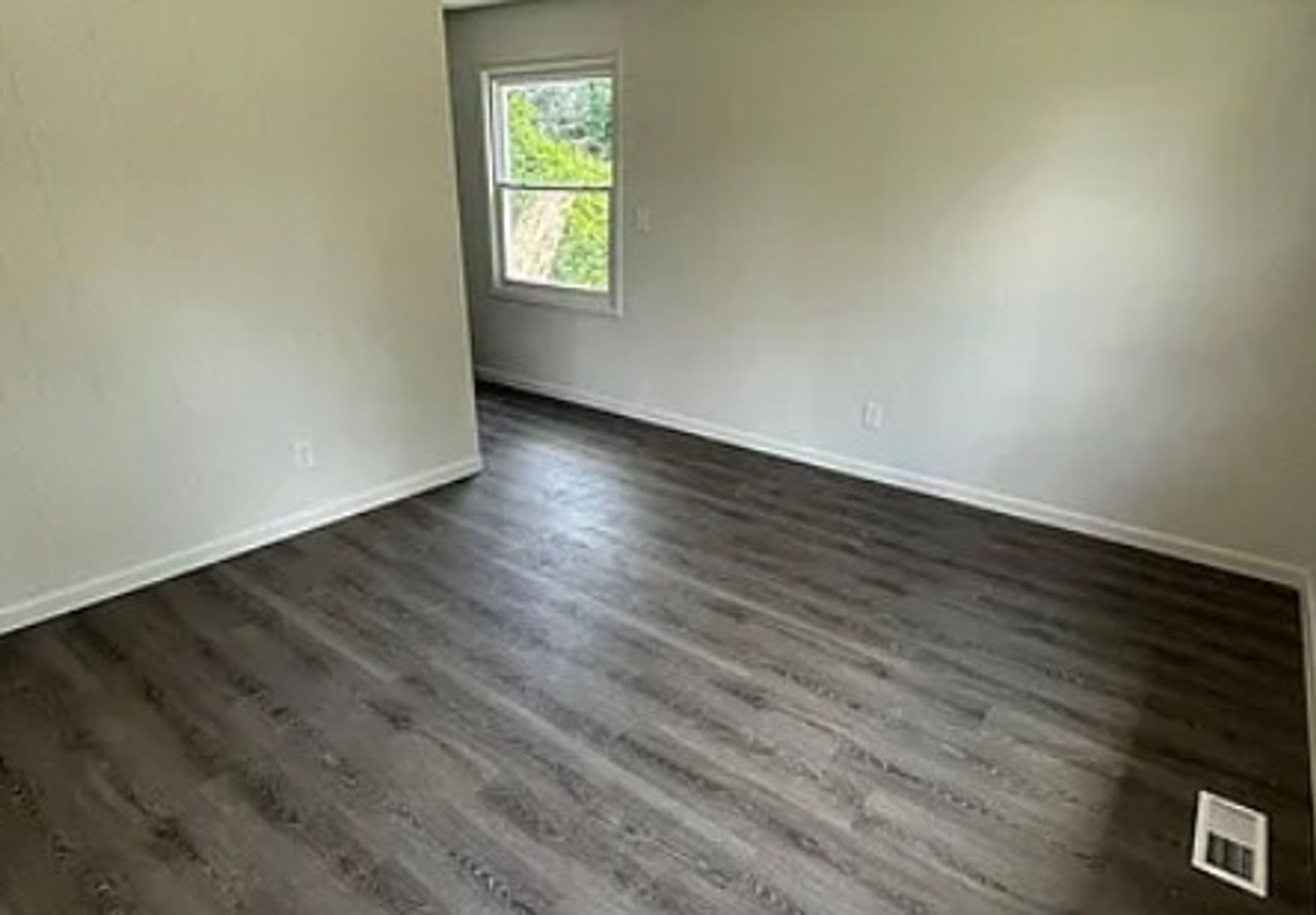 For Lease – photo 2