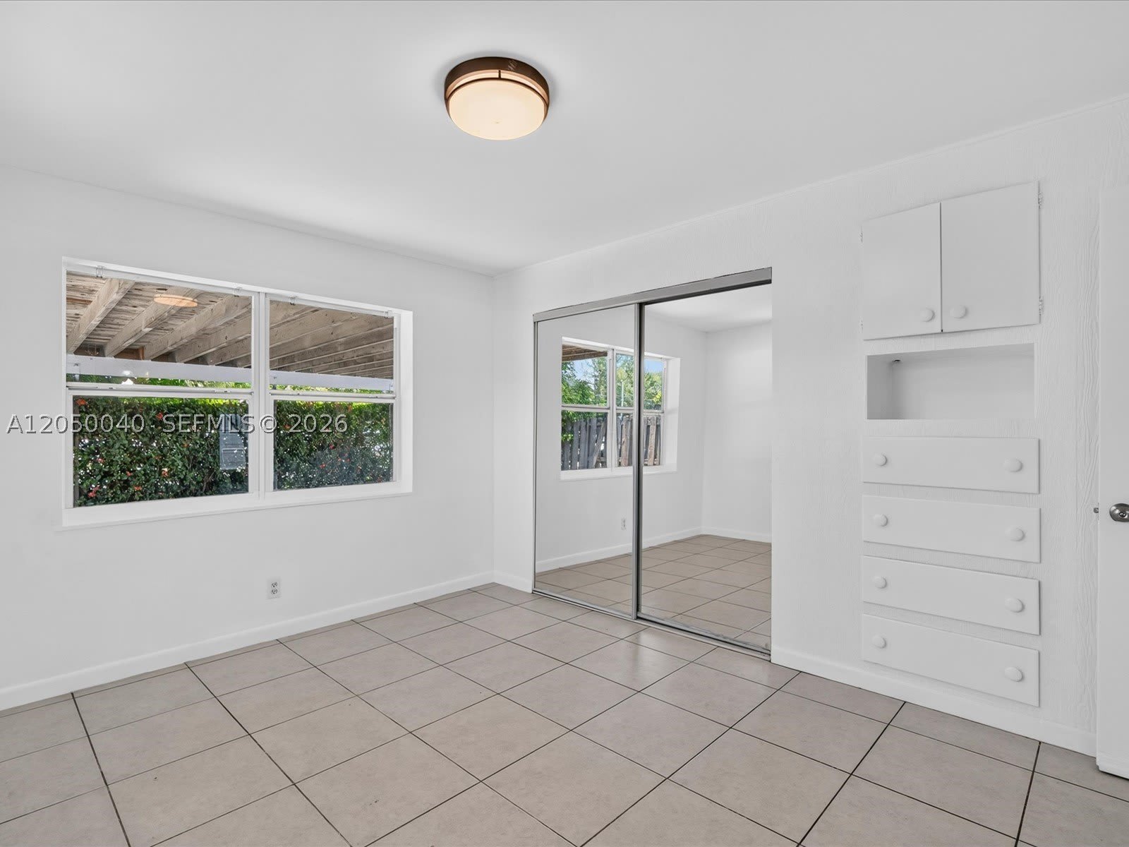 2513 NE 33rd Ave – photo 2