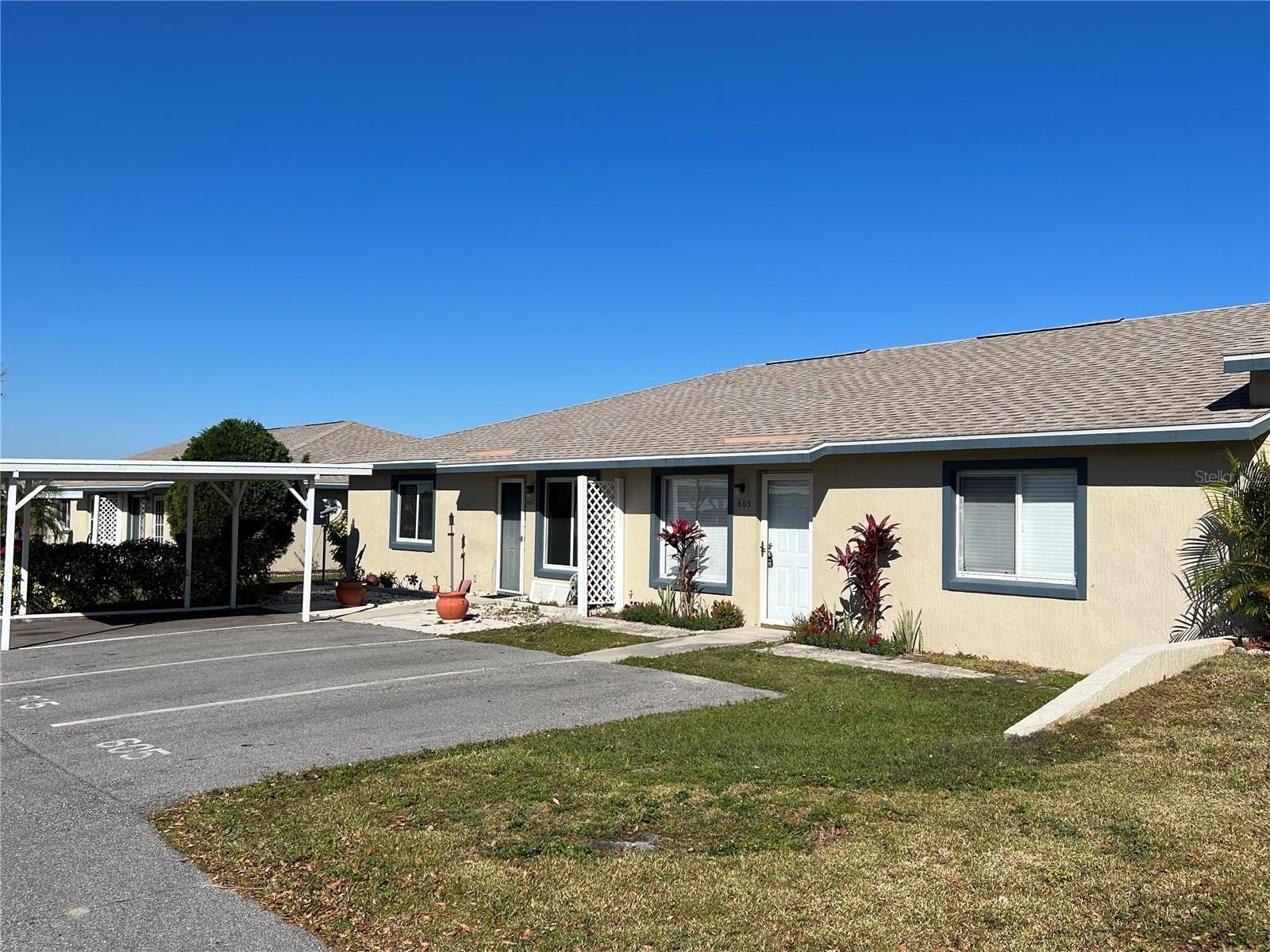 605 RIDGE Terrace – photo 2