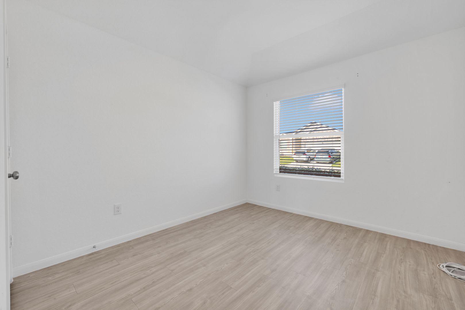 Charming 3-Bedroom Home in the Desirable Silos Community – photo 4