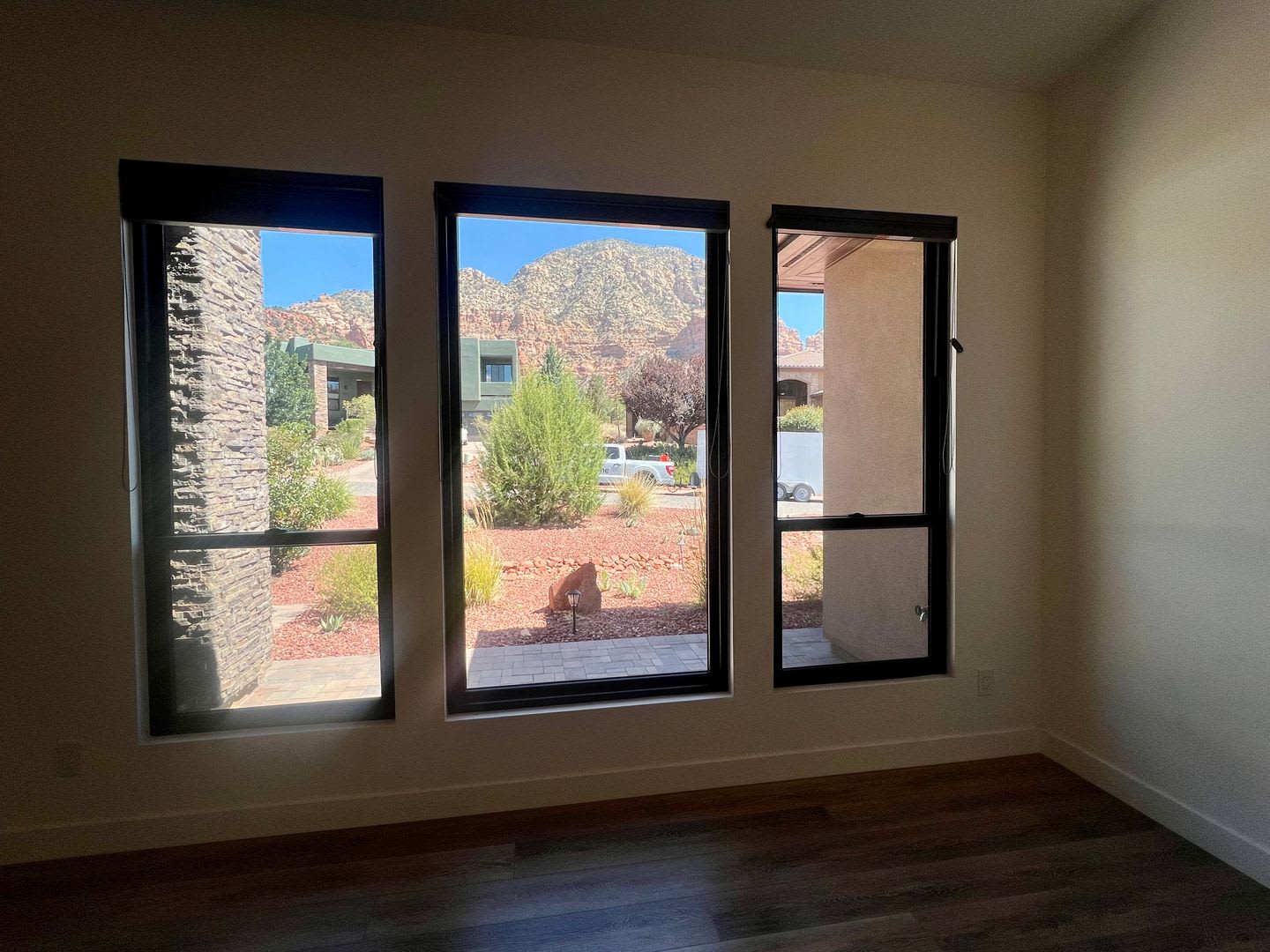 Unfurnished, 1-Year Long-Term Rental – photo 4