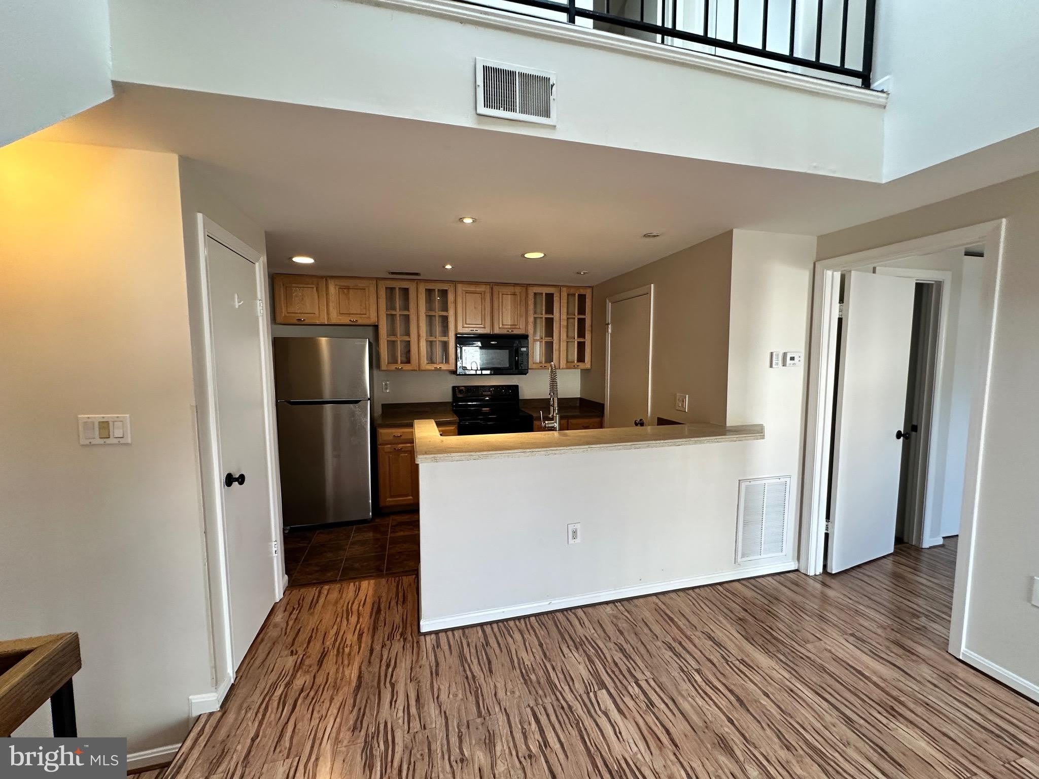 4311 PEMBROOK VILLAGE Drive – photo 2