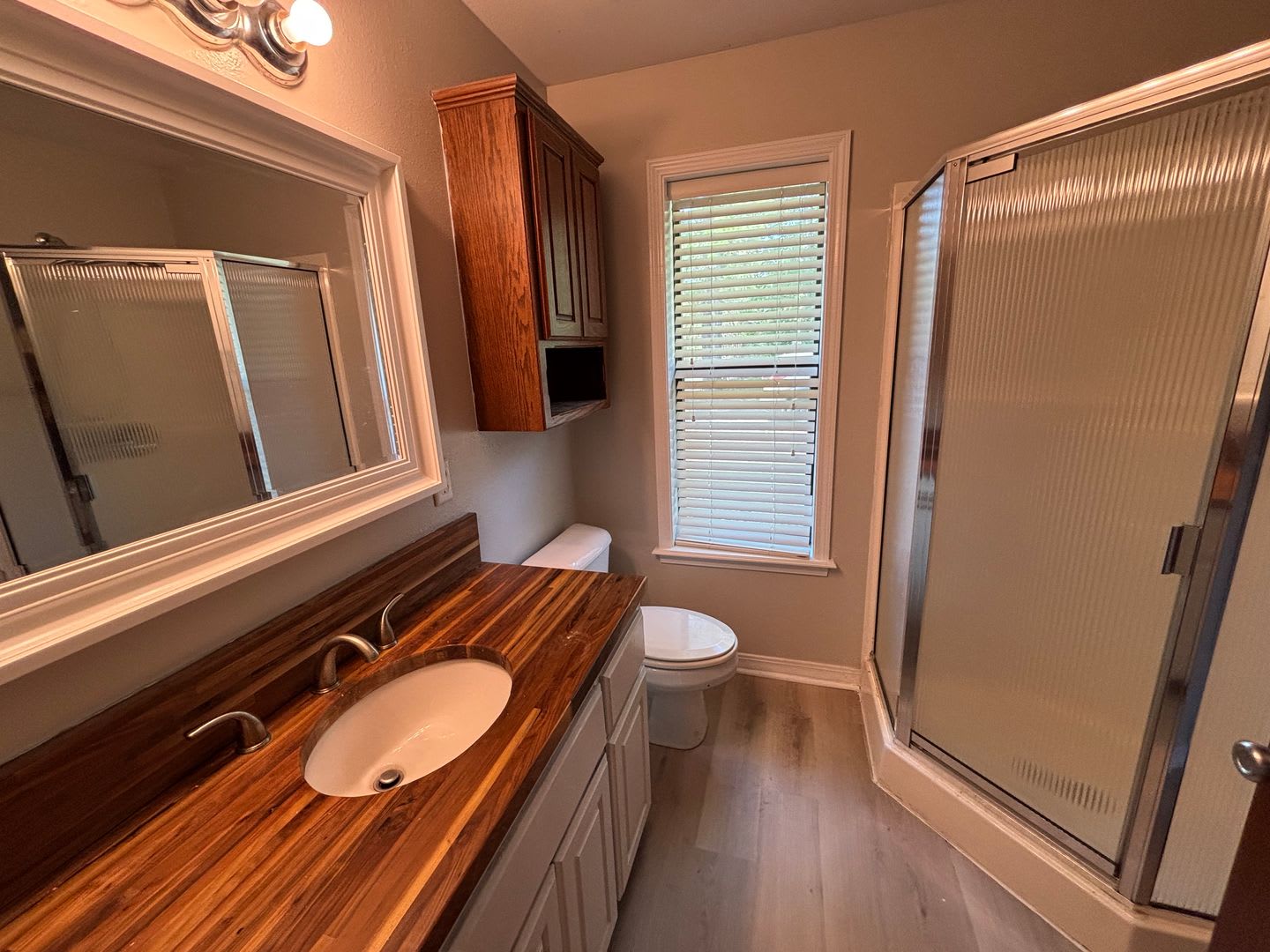 Located on the outskirts of Russellville, this three-bedroom, two-bath home – photo 5