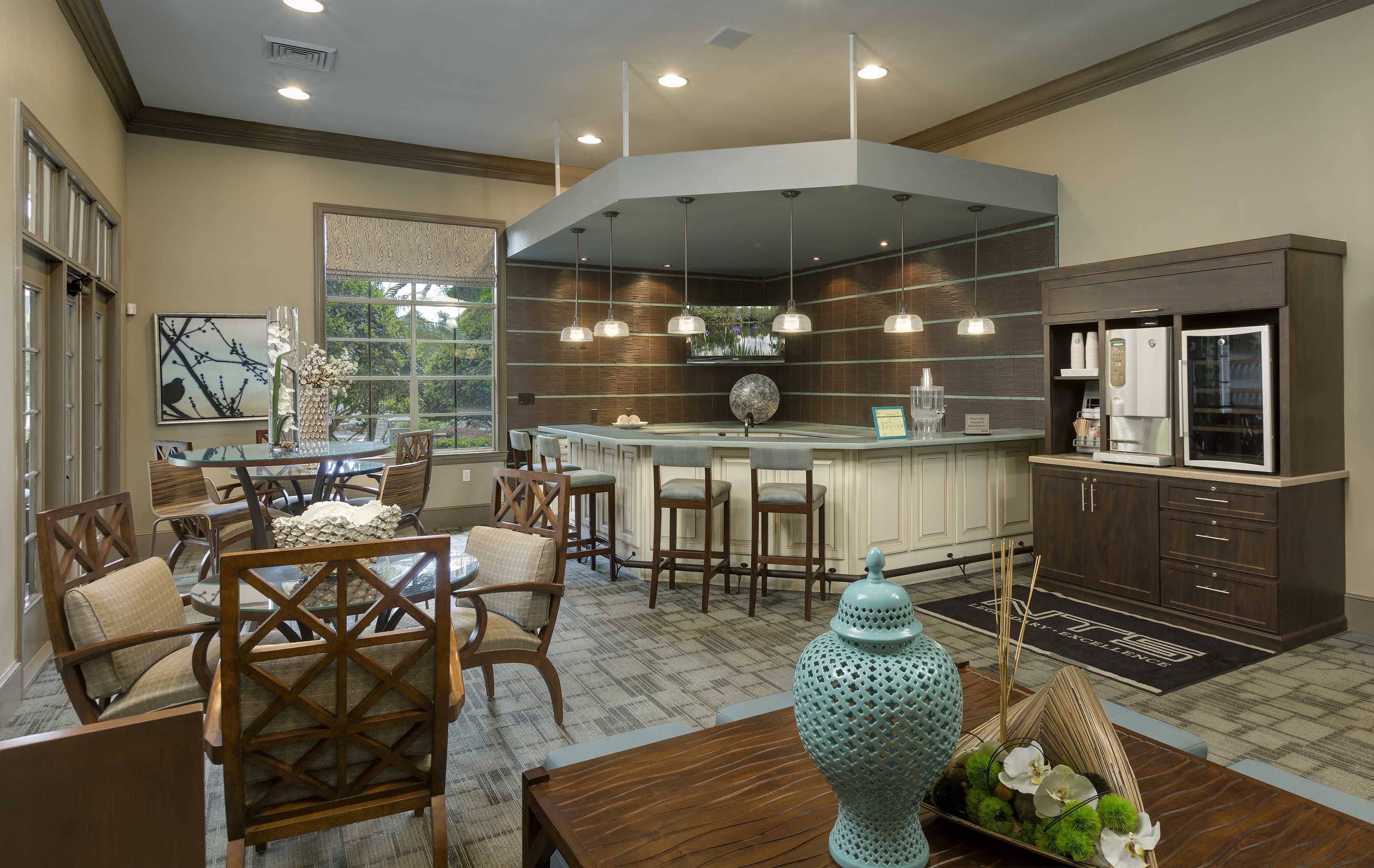 Lake's Edge Apartments – photo 5