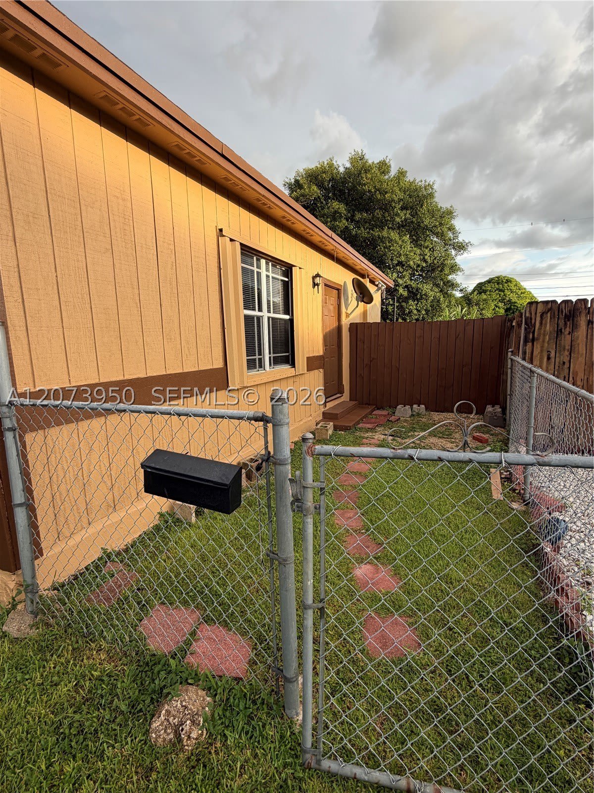1520 NE 13th St – photo 2