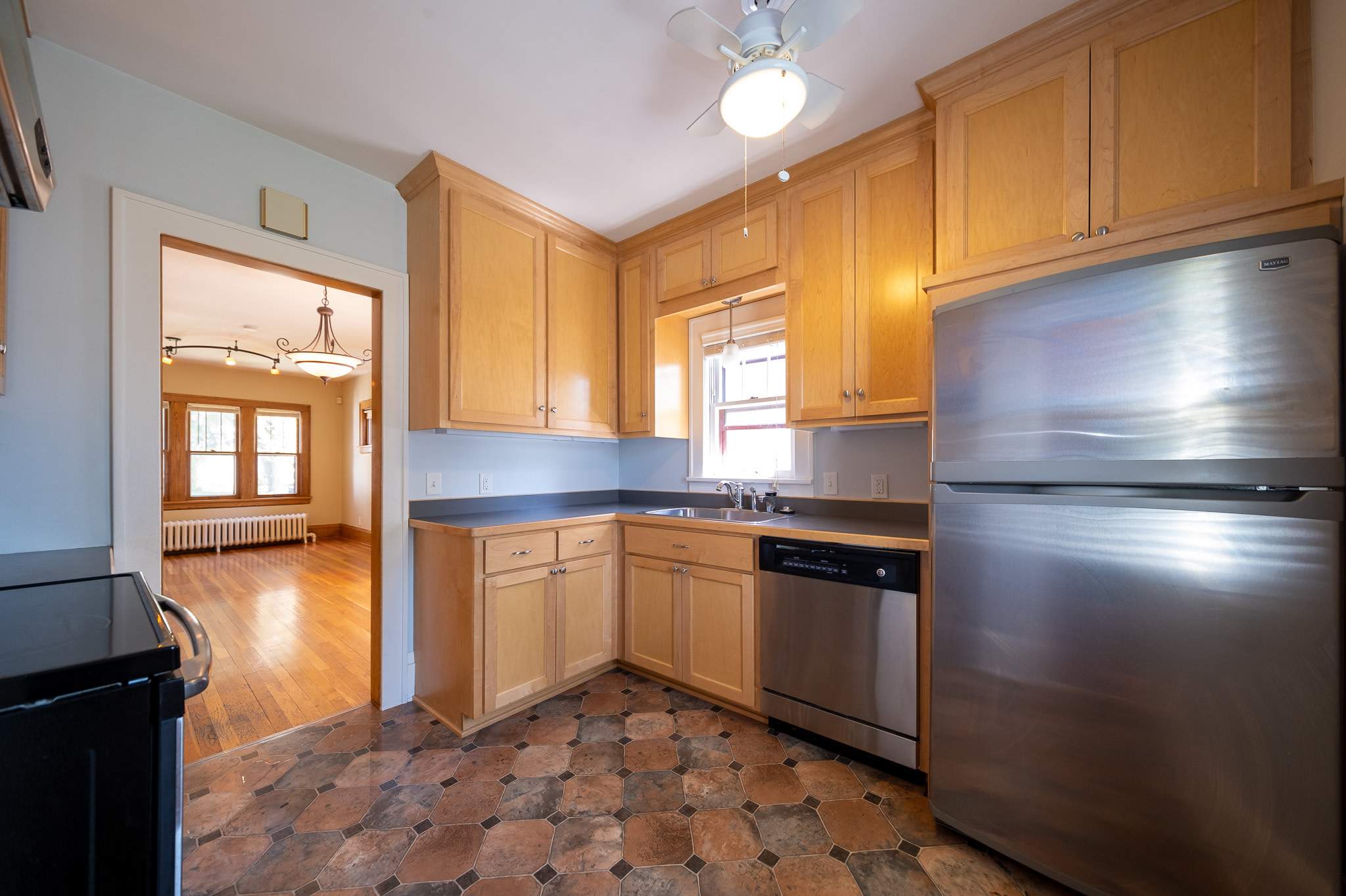 2138 Wellesley Ave. – photo 5