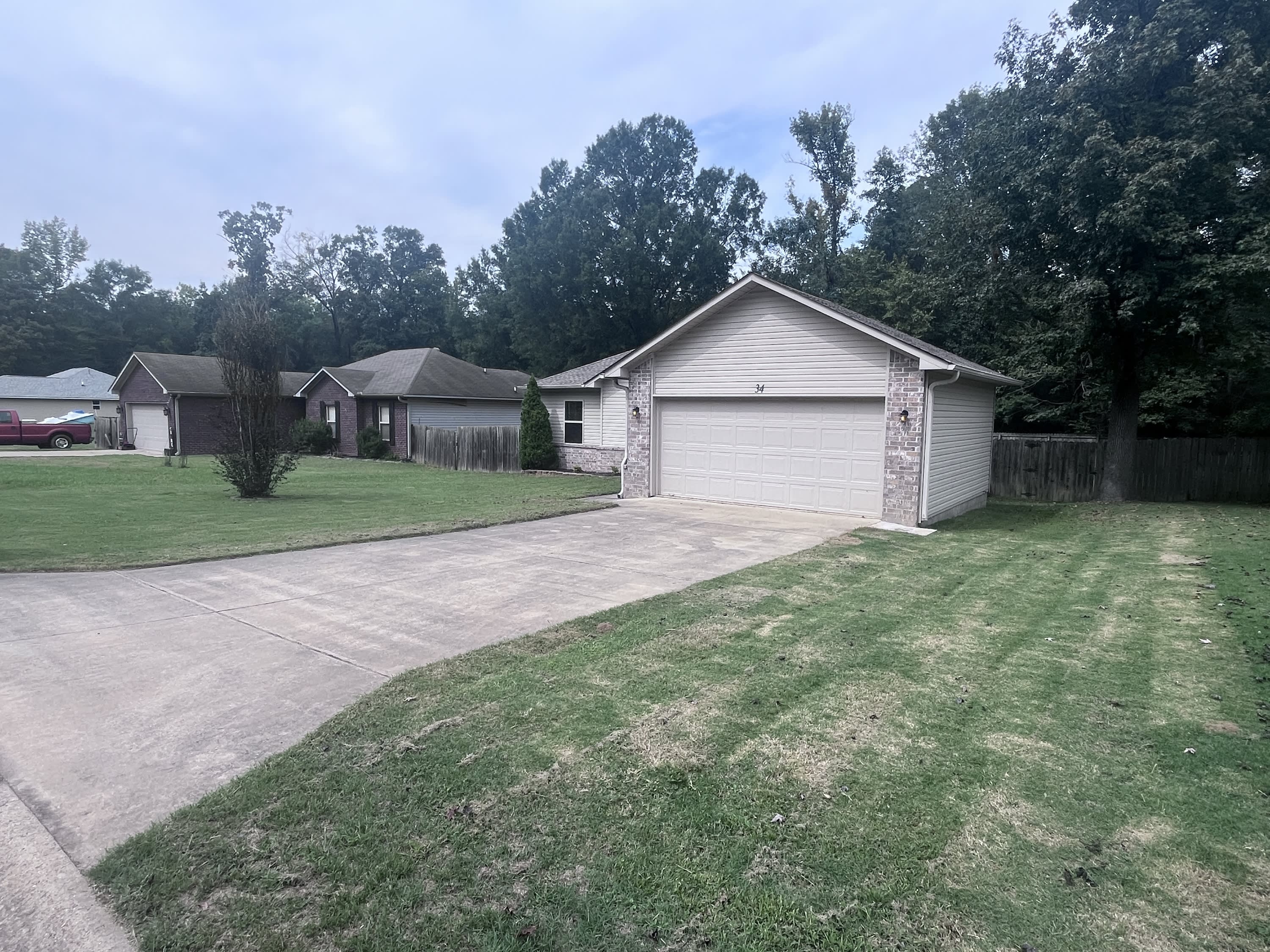34 Shamsie Drive – photo 2