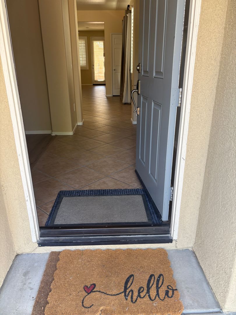 3 bedroom, 2.5 bath Home located in the Gated College Lane Community in Redlands, CA – photo 2