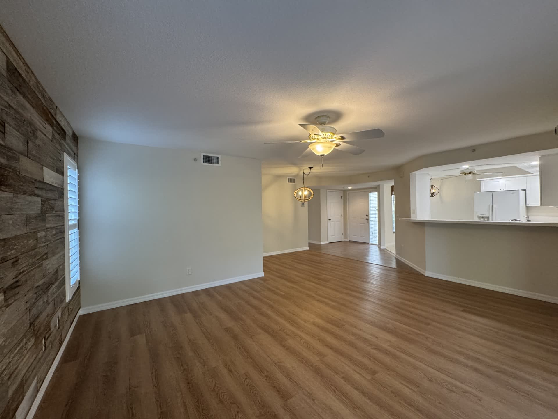 815 Montrose Dr – photo 3