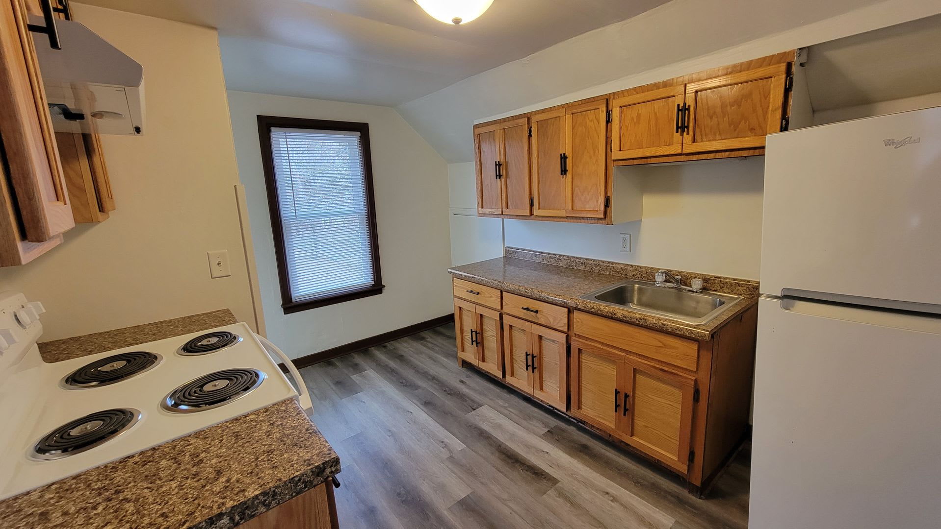 1168 1/2 Shawano Ave – photo 3