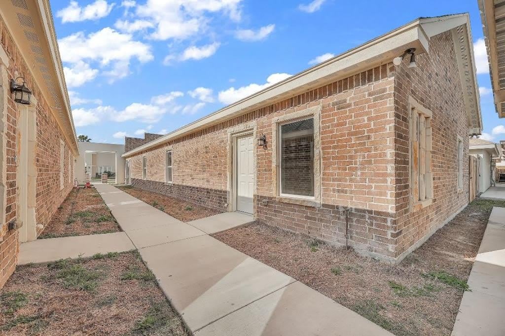 2713 Primrose Ave. – photo 4