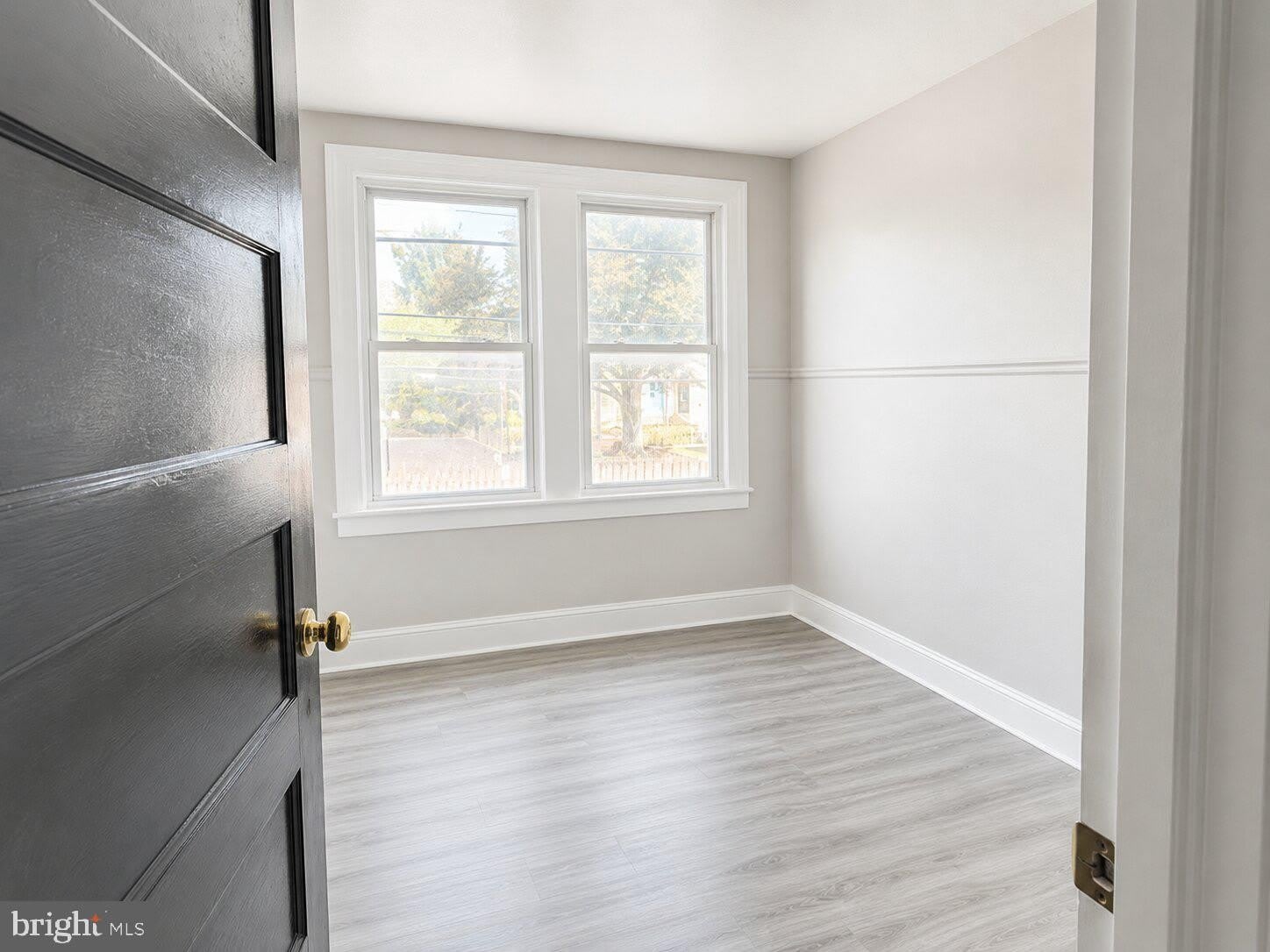 994 Carver Street – photo 2