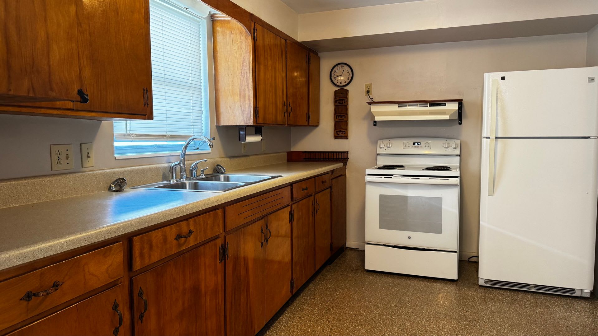 Charming 3-Bedroom Home in Dunnellon – Spacious Living with Modern Comforts! – photo 4