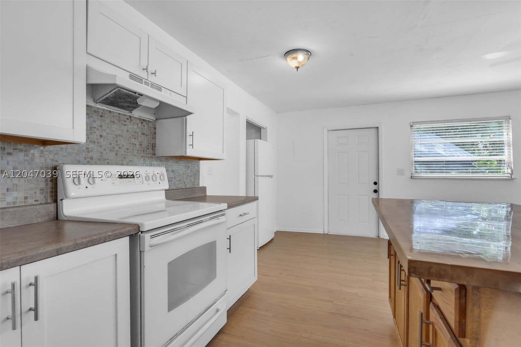 2809 SW 23rd Ter – photo 5