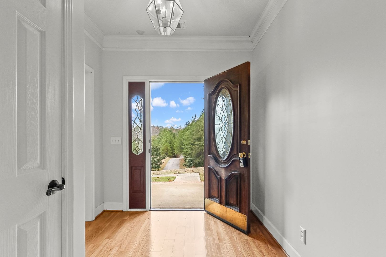 Spacious 3 Bed 2 5 Bath Available For Fall 2026 Call To Schedule A Tour Today – photo 5