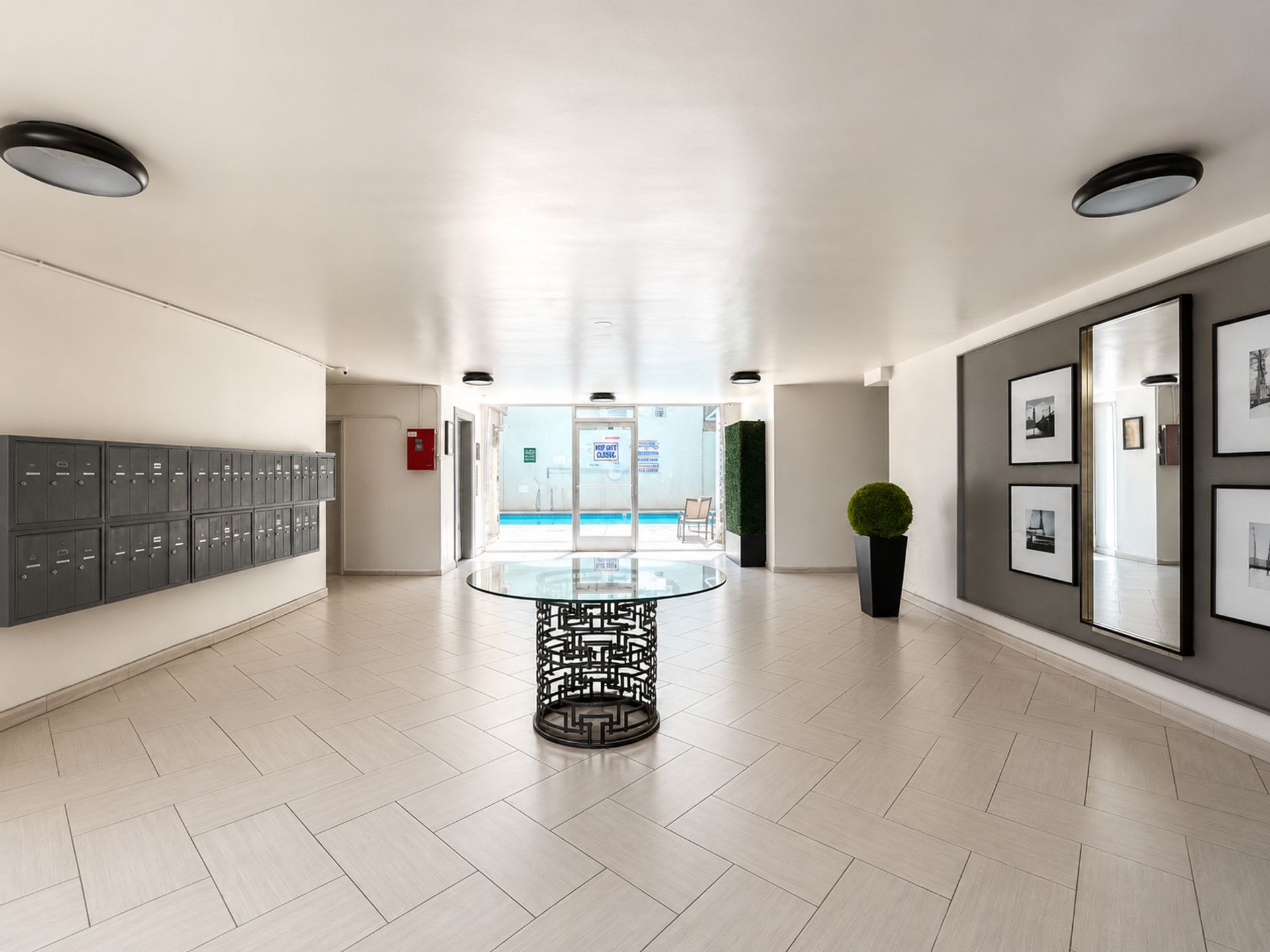 Tarzana Five Apartments – photo 4