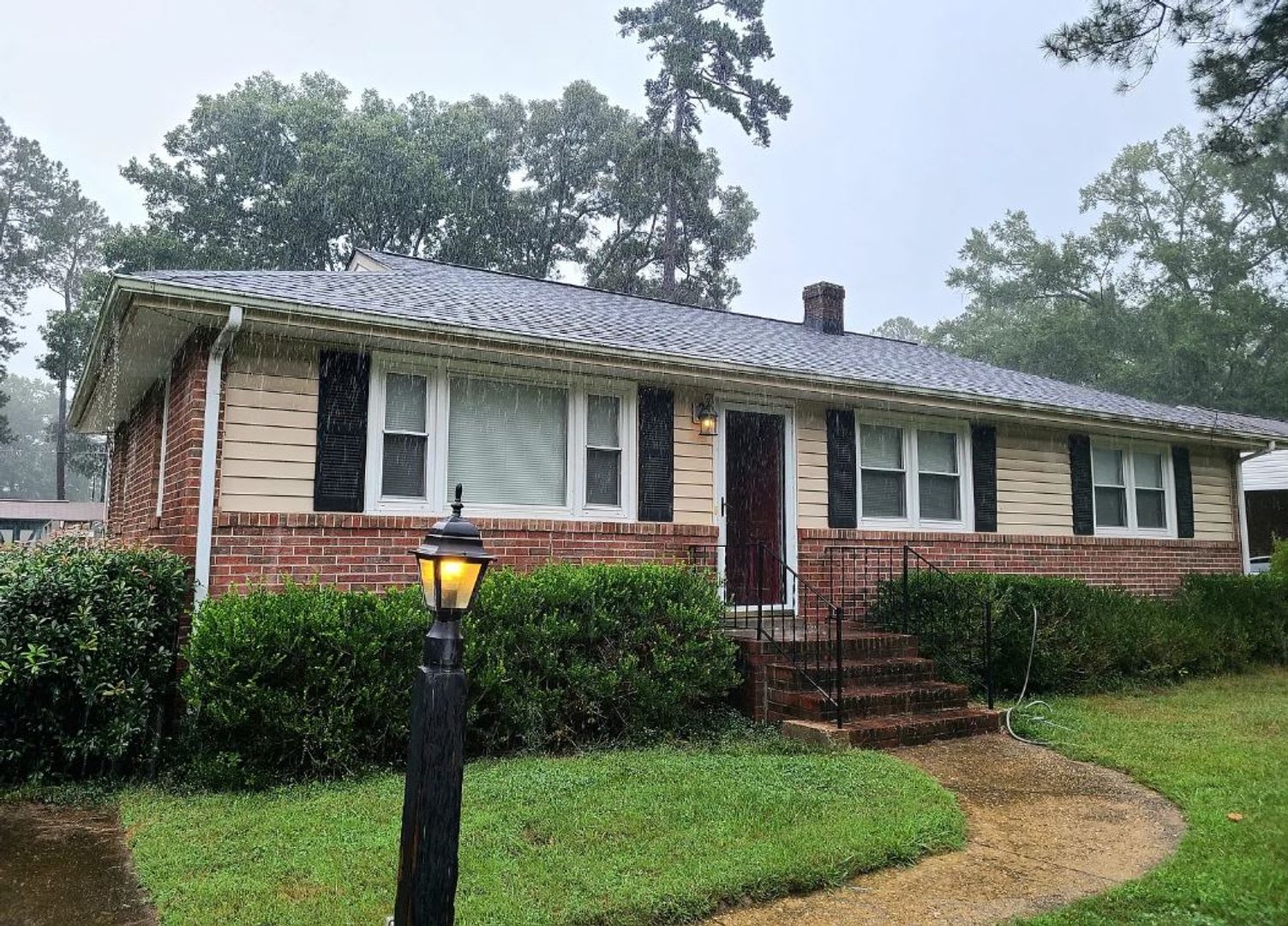 DARLING 3 BEDROOM RANCHER IN SANDSTON! – photo 1